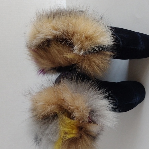 Stuart Weitzman Yukon navy suede booties 9 M - Picture 4 of 16